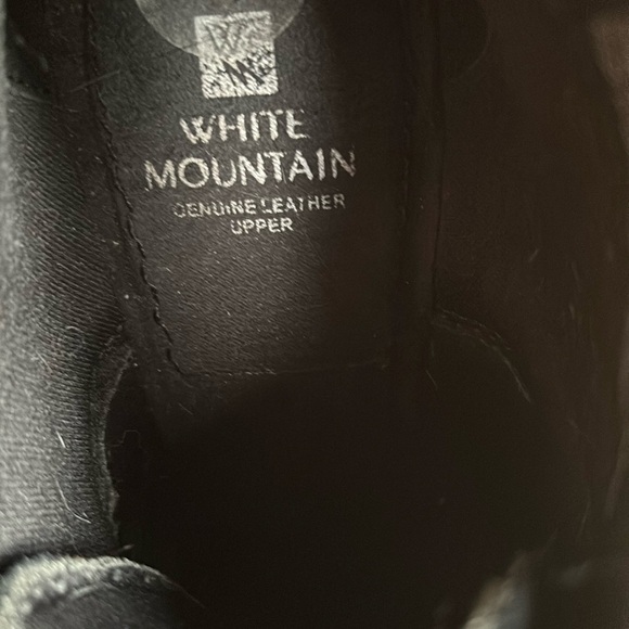 Black genuine suede booties. 9M “White Mountain”. Lace up. Good used condition. - Picture 7 of 7